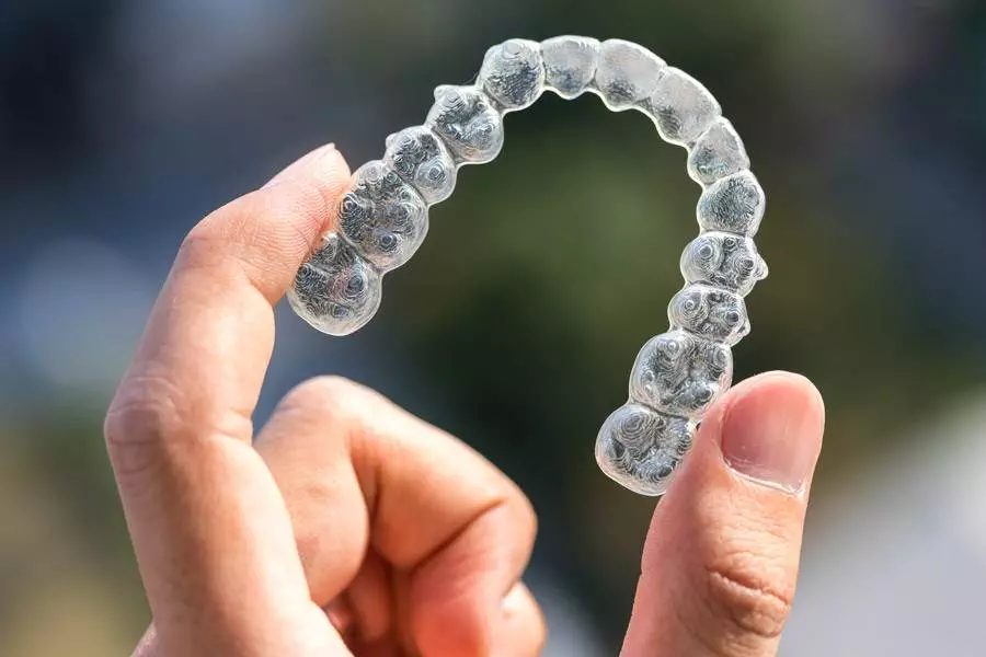 Invisalign smile 05